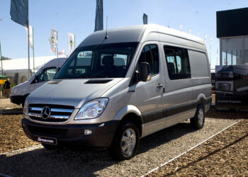Mercedes-Benz presentó la Sprinter Silver Edition y un nuevo camión en ExpoAgro
