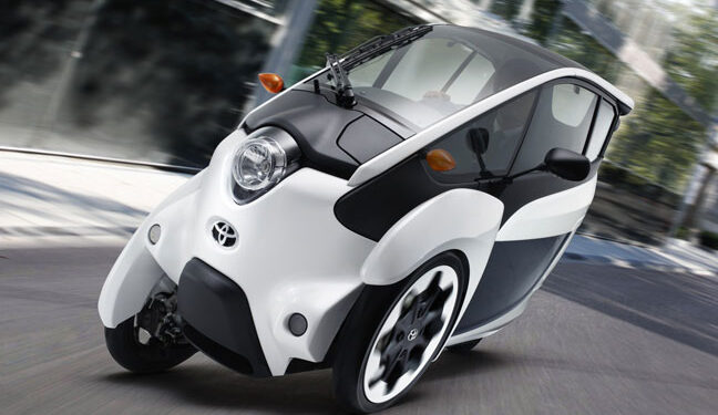 Toyota prueba en Japón el «auto-moto»