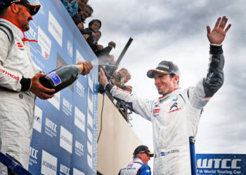 Pechito López sigue haciendo historia en el WTCC
