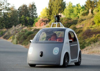 Este es el auto de Google que se maneja solo