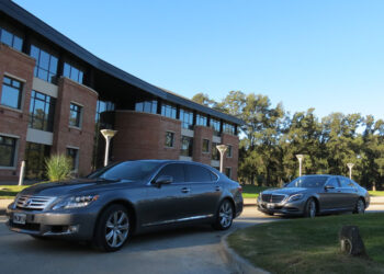 Prueba exclusiva: Mercedes Benz Clase-S vs Lexus L600hL híbrido