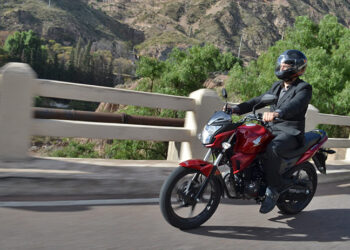 Test a fondo en Mendoza a la Honda CB 150 Invicta