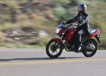 Test a fondo en Mendoza a la Honda CB 150 Invicta