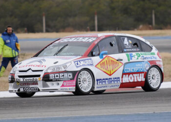 Matías Rossi sigue liderando el campeonato con Citroën