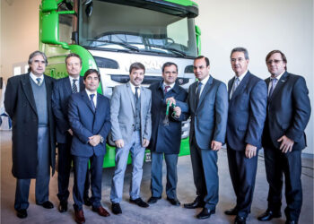 Scania: donación a Fadeeac e inauguración de un nuevo concesionario