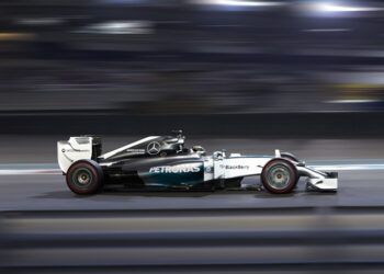 Hamilton gritó campeón con Mercedes-Benz en una temporada de records
