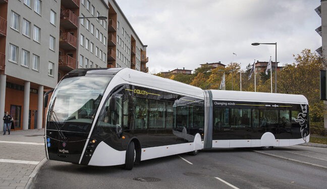 Scania presentó un nuevo bus a GNC