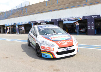 El Team Peugeot Total Argentina debutó con el pie derecho