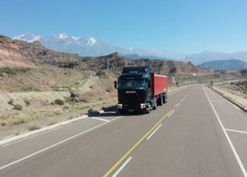 Prueba de pesados con el impresionante paisaje de Potrerillos