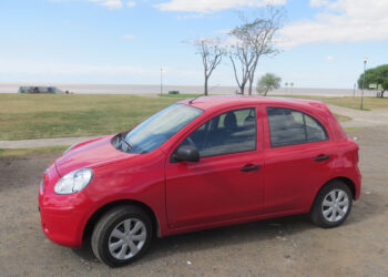 Prueba doble al Nissan March
