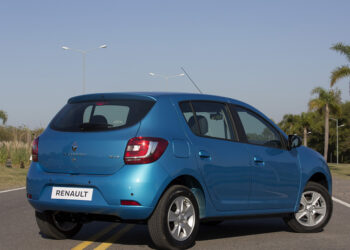 Renault: nuevos Fluence, Sandero Stepway y la pick-up Duster