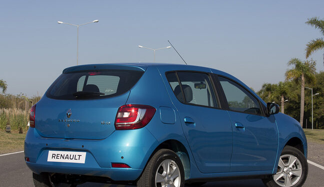 Renault: nuevos Fluence, Sandero Stepway y la pick-up Duster