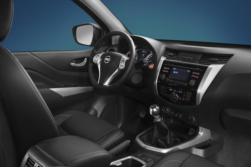 Nissan-Frontier-interior