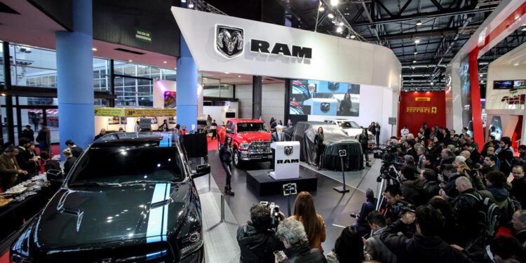 RAM en el Salón: presentación de ediciones especiales By Fox y Mopar