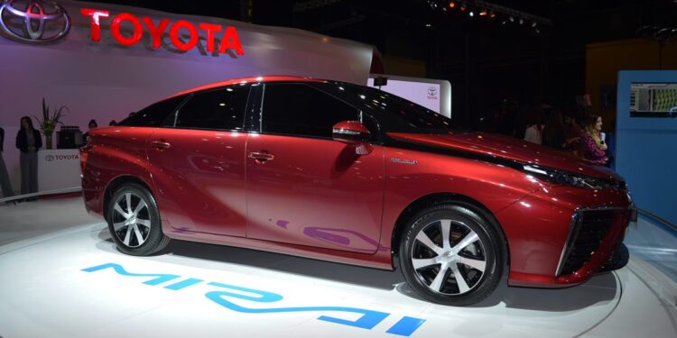 Toyota en el Salón: mirá el auto más ecológico del mundo, el Yaris que saldría a la venta y el espectacular FT-1