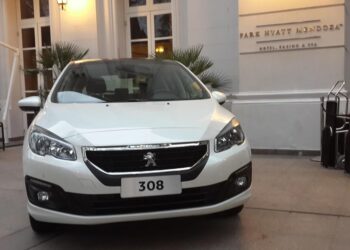 Mirá los precios y versiones de Peugeot 308 y 408 que se presentan desde Mendoza
