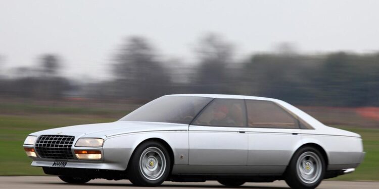 La única Ferrari en el mundo de cuatro puertas sale a remate