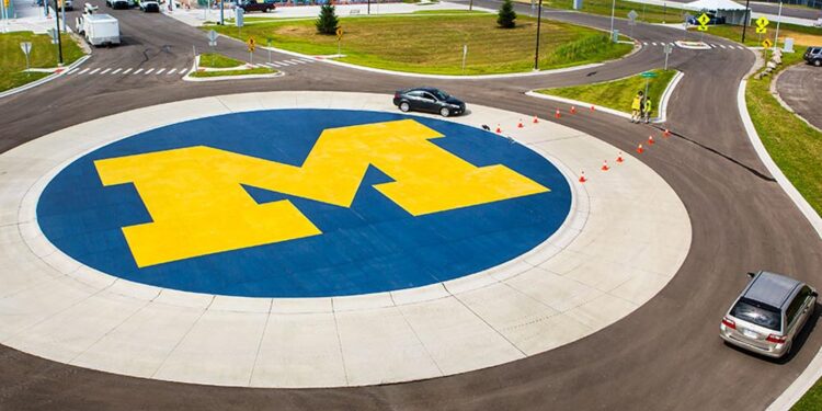 Mcity, la ciudad fantasma dónde se prueban los autos del futuro