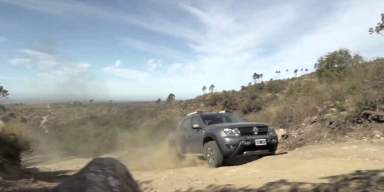 Video imperdible: así prueban la pickup Renault Oroch