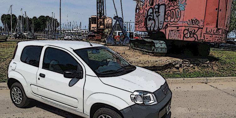 Probamos el Fiat Uno Cargo, el auto más económico del país