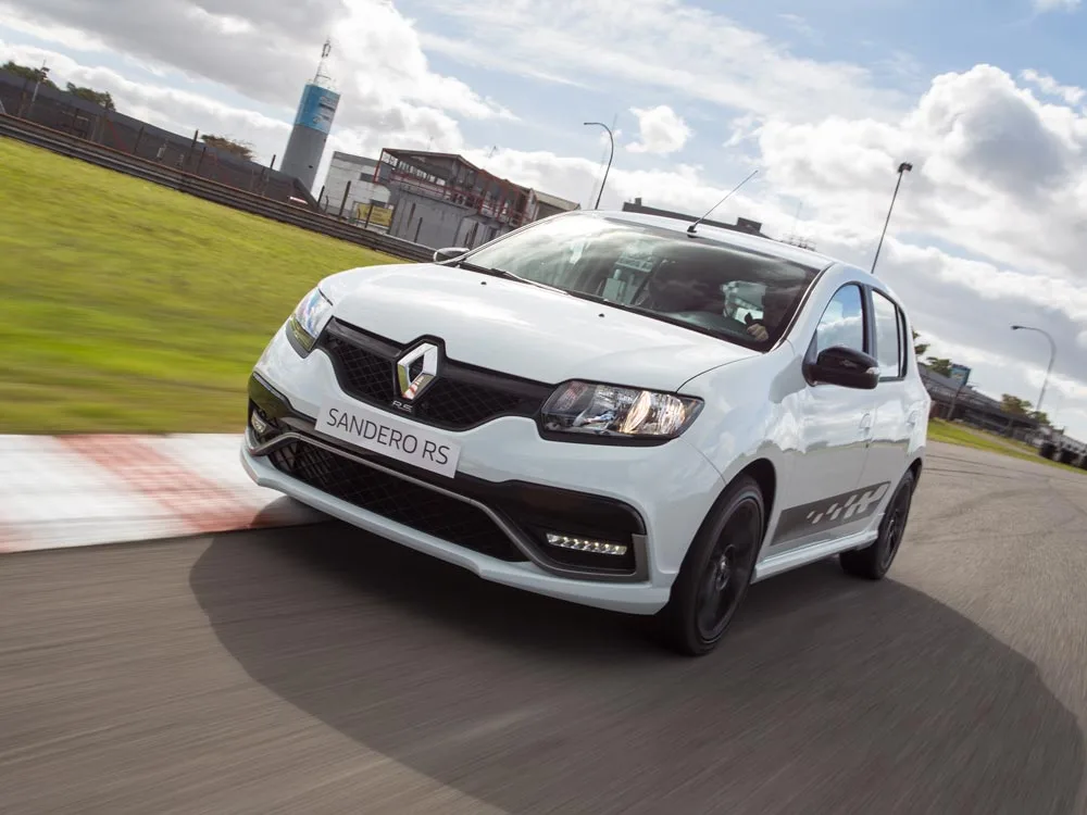 Renault-Sandero-RS6