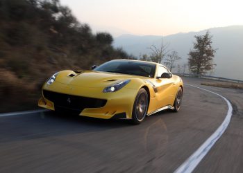 Ferrari-F12tdf-2016-1024-04