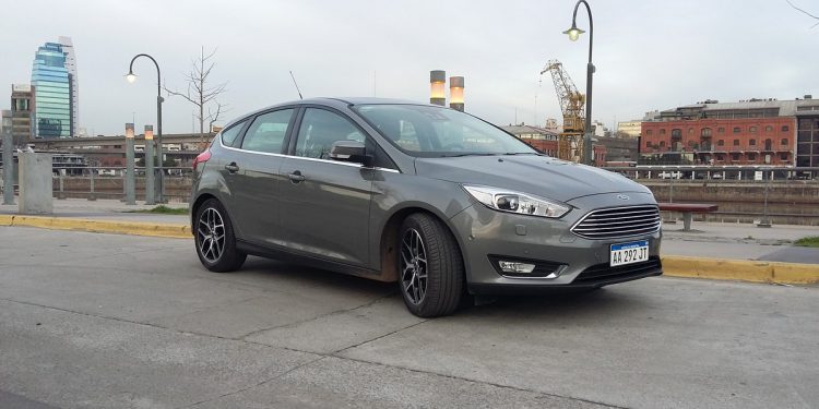 Cómo es el Ford Focus en su mejor versión: Titanium con caja AT