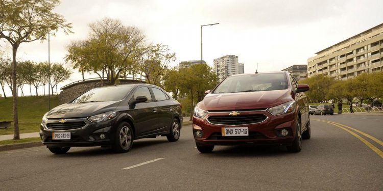 Chevrolet renovó el Onix y Prisma y sumó una versión mucho más económica