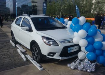 Lifan presentó el X50, un aventurero bien equipado y con precio tentador