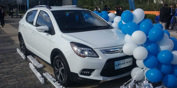 Lifan presentó el X50, un aventurero bien equipado y con precio tentador