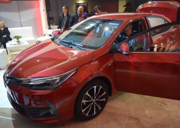 Toyota Corolla Yacopini frente rojo
