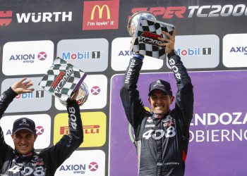 Así se vivió desde adentro el triunfo del equipo Peugeot en el Súper TC 2000