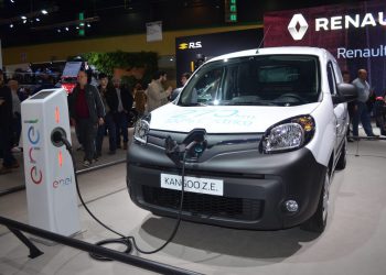 Clip: Renault también sorprende con Kangoo eléctrica, Koleos y Alaskan