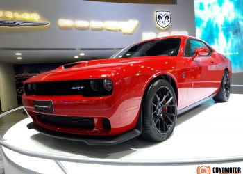 salon del auto Dodge Challenger Hellcat