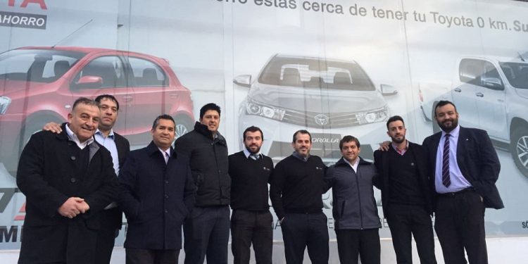 Toyota Yacopini personal de planes