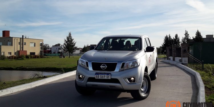 Probamos la Frontier base, mientras Nissan prepara la versión argentina