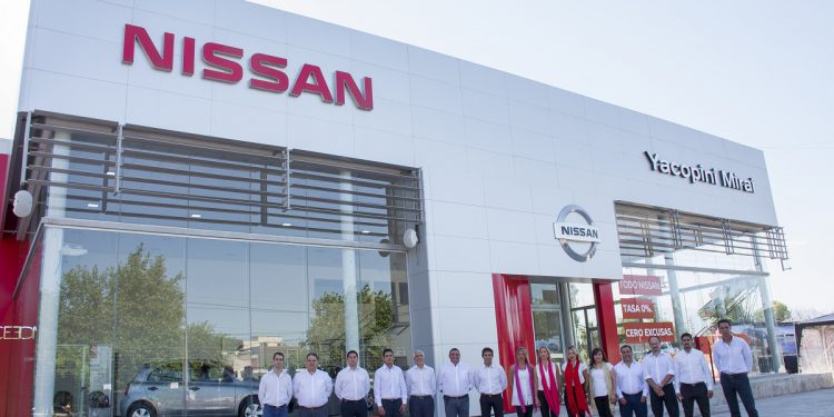 Yacopini Mirai Nissan