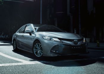 Toyota Camry (1)