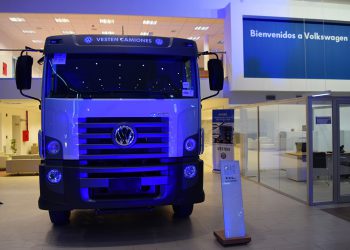 Vesten Camiones inauguración