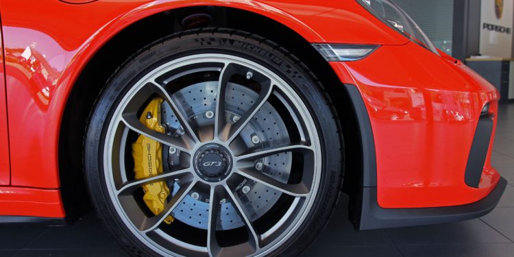 Informe ¿Qué neumáticos montan los autos más potentes de Argentina?