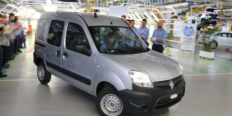 Renault dejó de fabricar la Kangoo argentina ¿Llega la nueva?