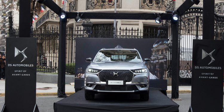 DS 7 Crossback Embajada Francia
