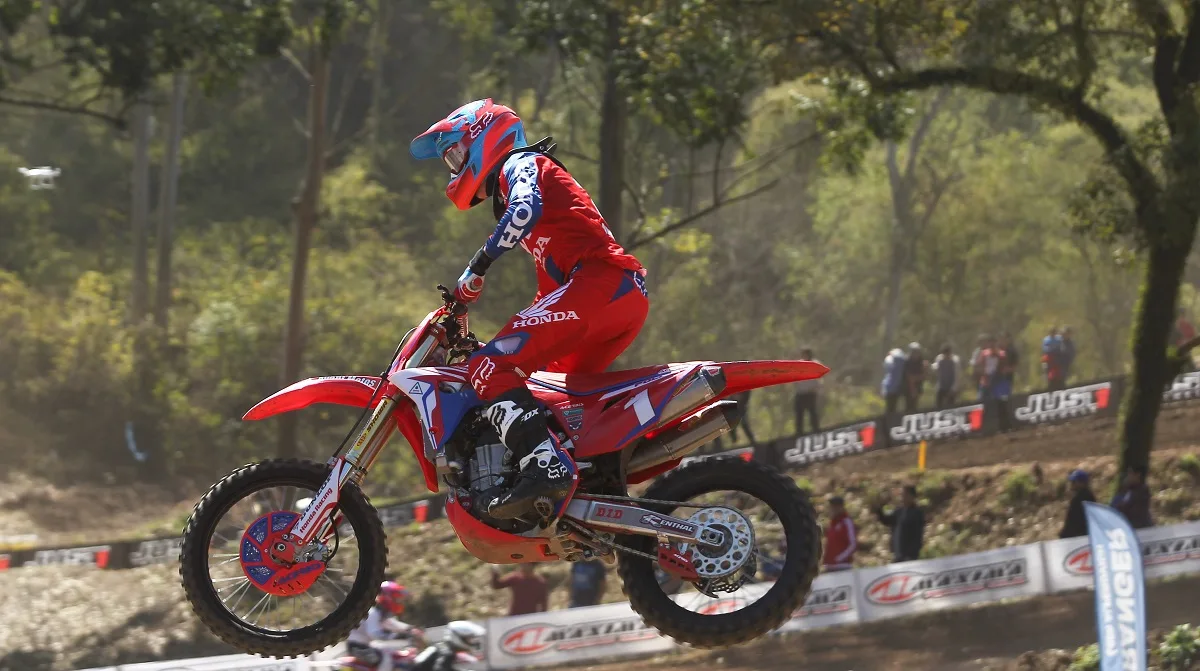 Joaquín Poli el próximo tetracampeón de MX1 nos habla de su Honda CRF450