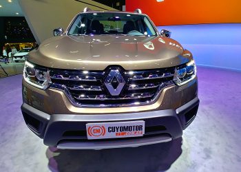 Video: nos subimos a la Renault Alaskan que llega en 2019