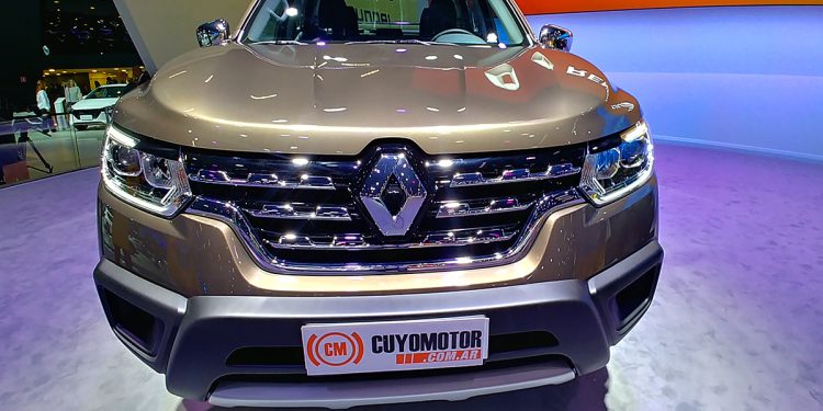 Video: nos subimos a la Renault Alaskan que llega en 2019