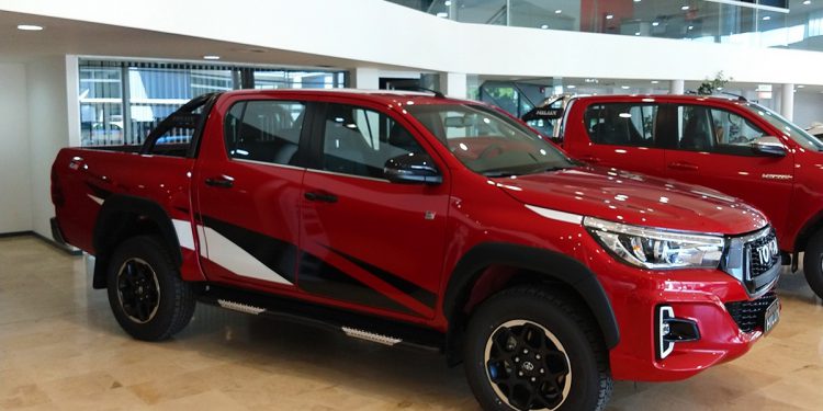 alquiler de autos toyota-hilux-gr