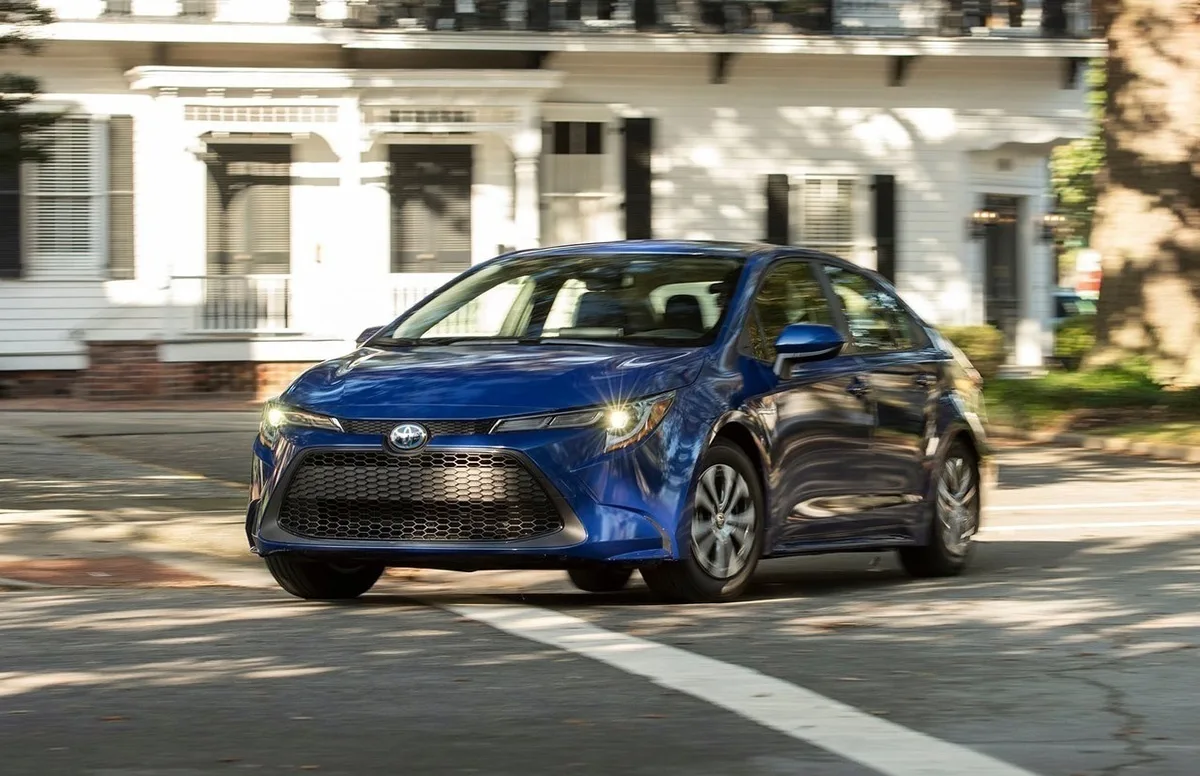 toyota-corolla-hibrido-2020-001