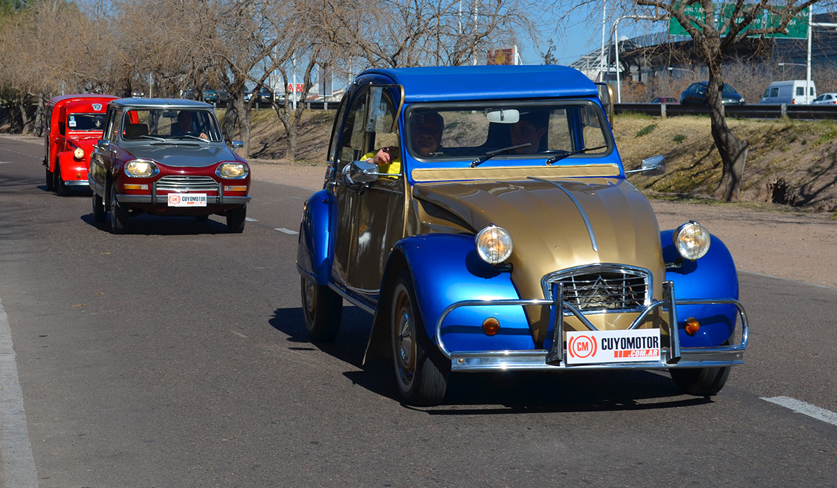 Video: el récord de los Citroën 2CV, 3CV y más en Mendoza
