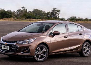 Chevrolet Cruze Premier con Wifi Sedán - exterior (3)