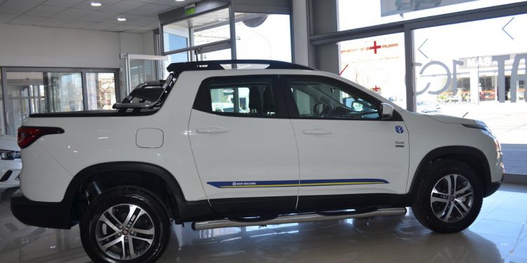 Fiat Toro New Holland perfil